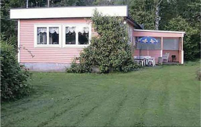 Beautiful Home In Älmhult With Wifi